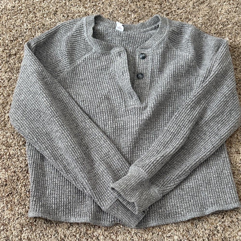 Old Navy Gray Knit Pullover